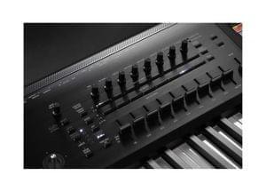 1553257141775-369-Korg-Kronos-88-Music-Workstation-5.jpg