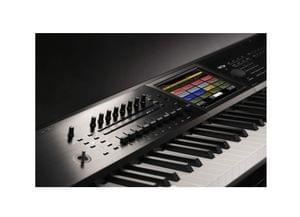 1553257235210-370-Korg-Krome-61-Workstation-3.jpg